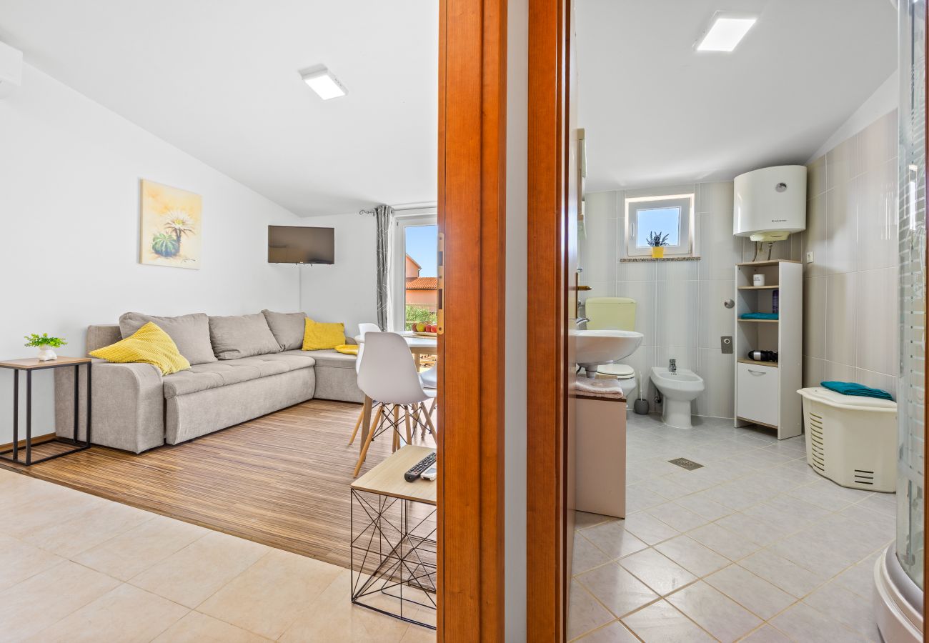 Ferienwohnung in Galižana - Apartment Vito mit Balkon