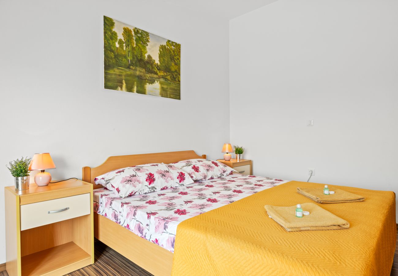 Ferienwohnung in Galižana - Apartment Vito mit Balkon