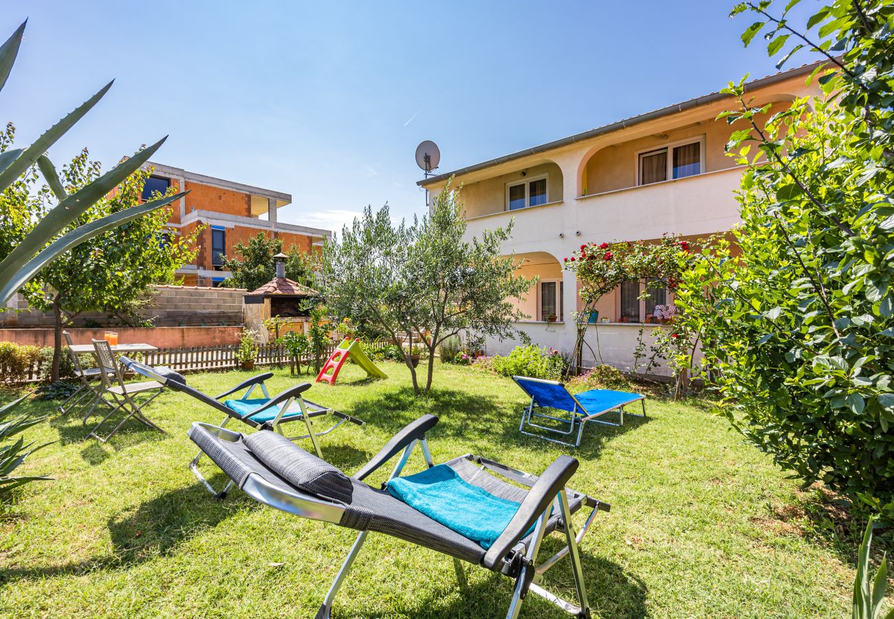 Ferienwohnung in Galižana - Apartment Vito mit Balkon