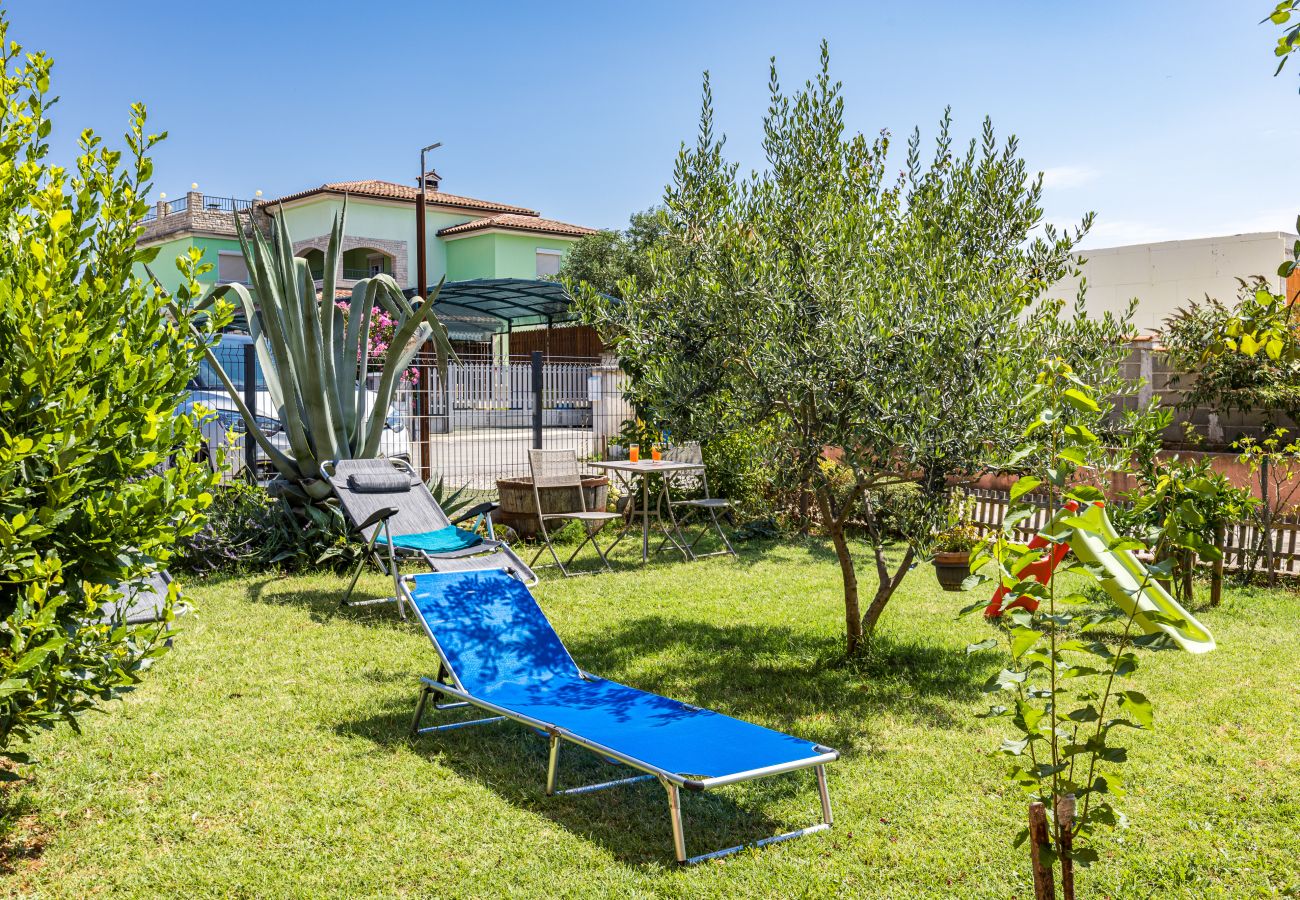 Ferienwohnung in Galižana - Apartment Vito mit Balkon