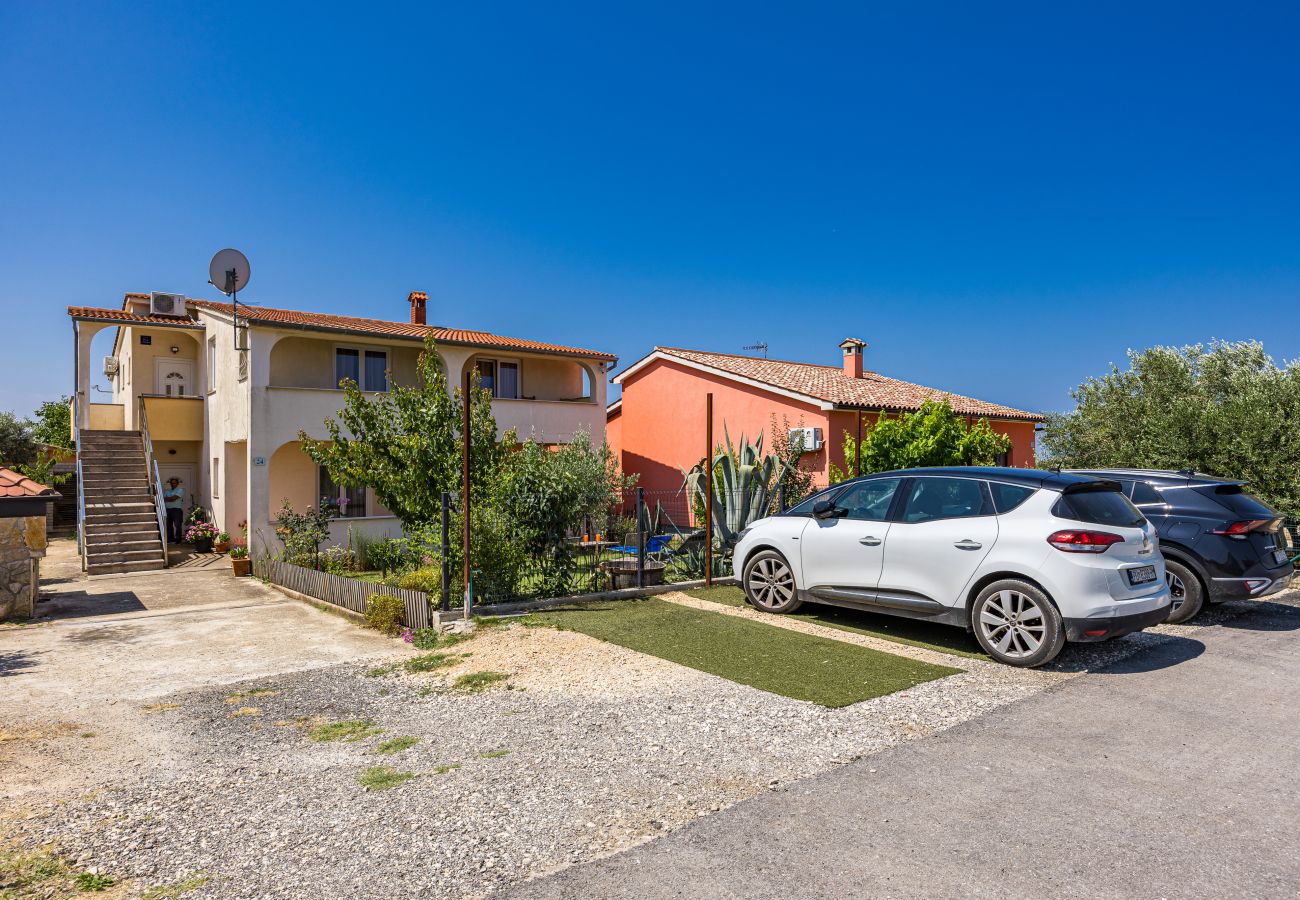 Ferienwohnung in Galižana - Apartment Vito mit Balkon