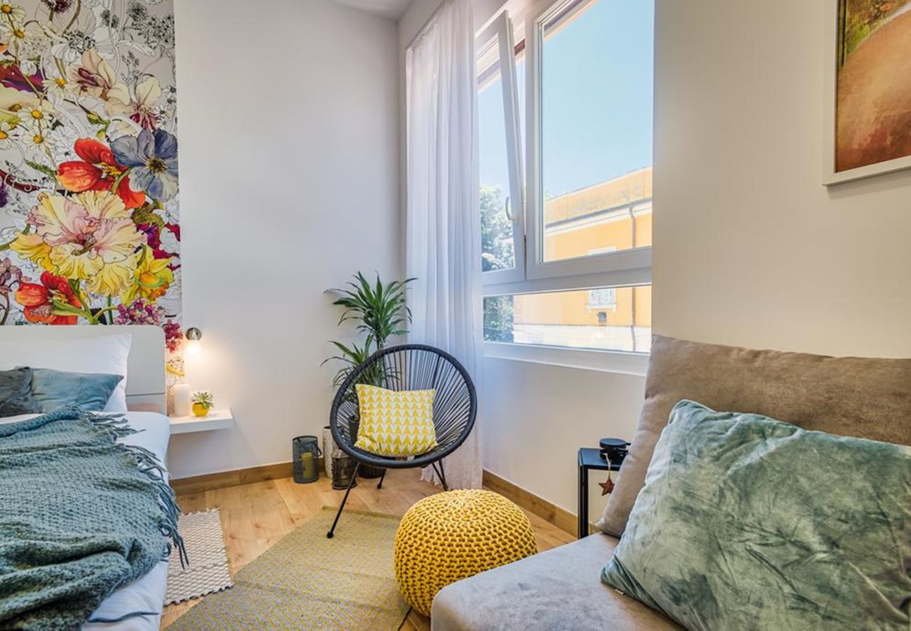 Studio in Pula - Studio B - Amphitheater Garden Apartments