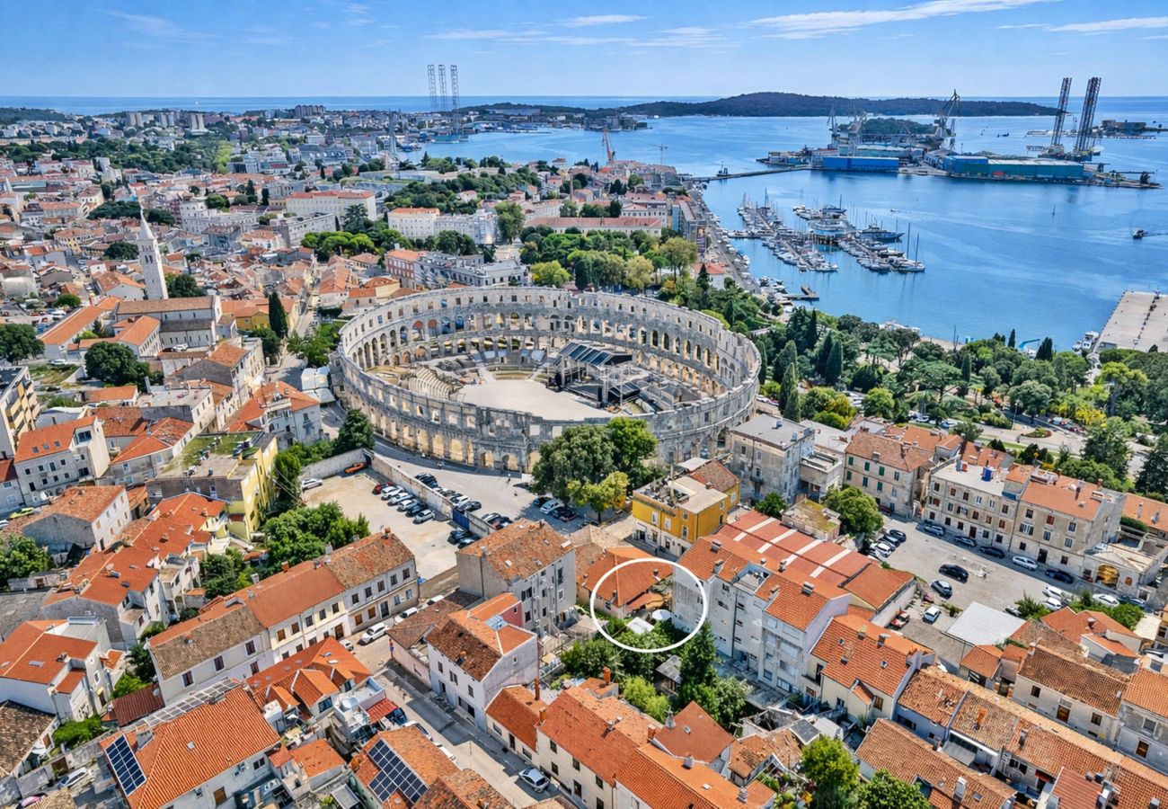 Studio in Pula - Pula City Center Amphitheater Studio C