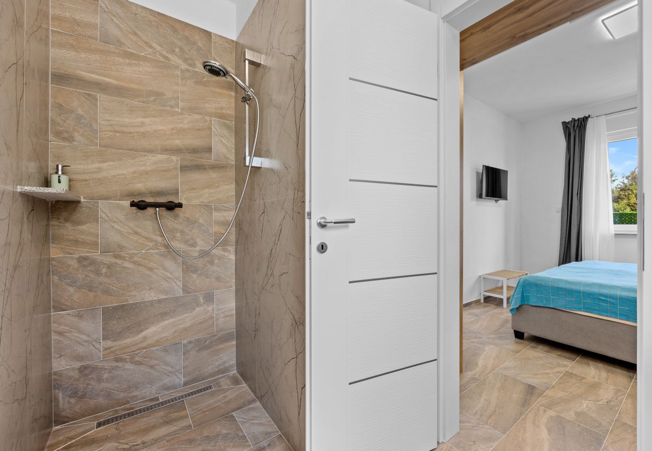 Villa in Radeki Polje - Moderne Familienvilla Mia mit privatem Pool