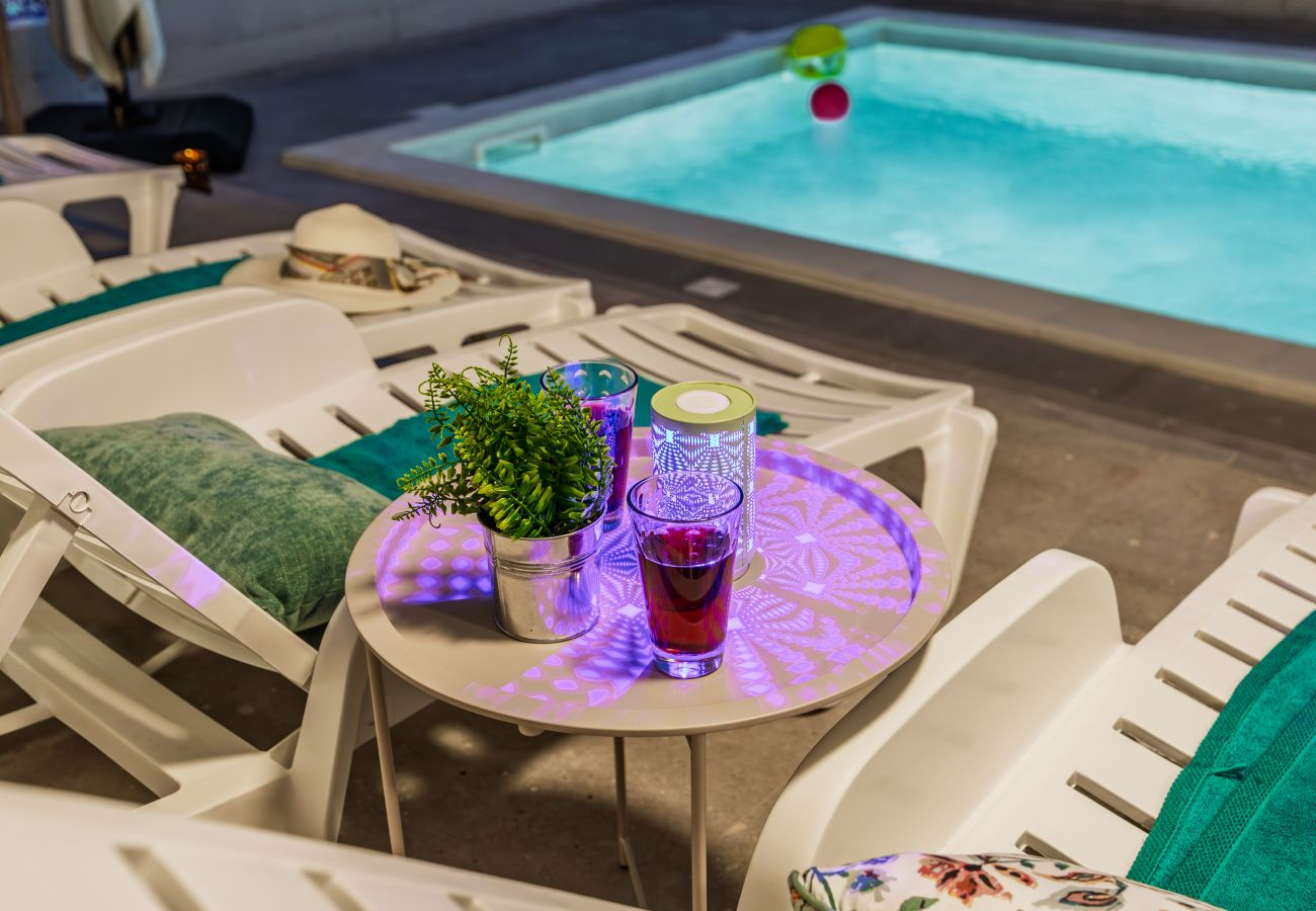 Villa in Radeki Polje - Moderne Familienvilla Mia mit privatem Pool