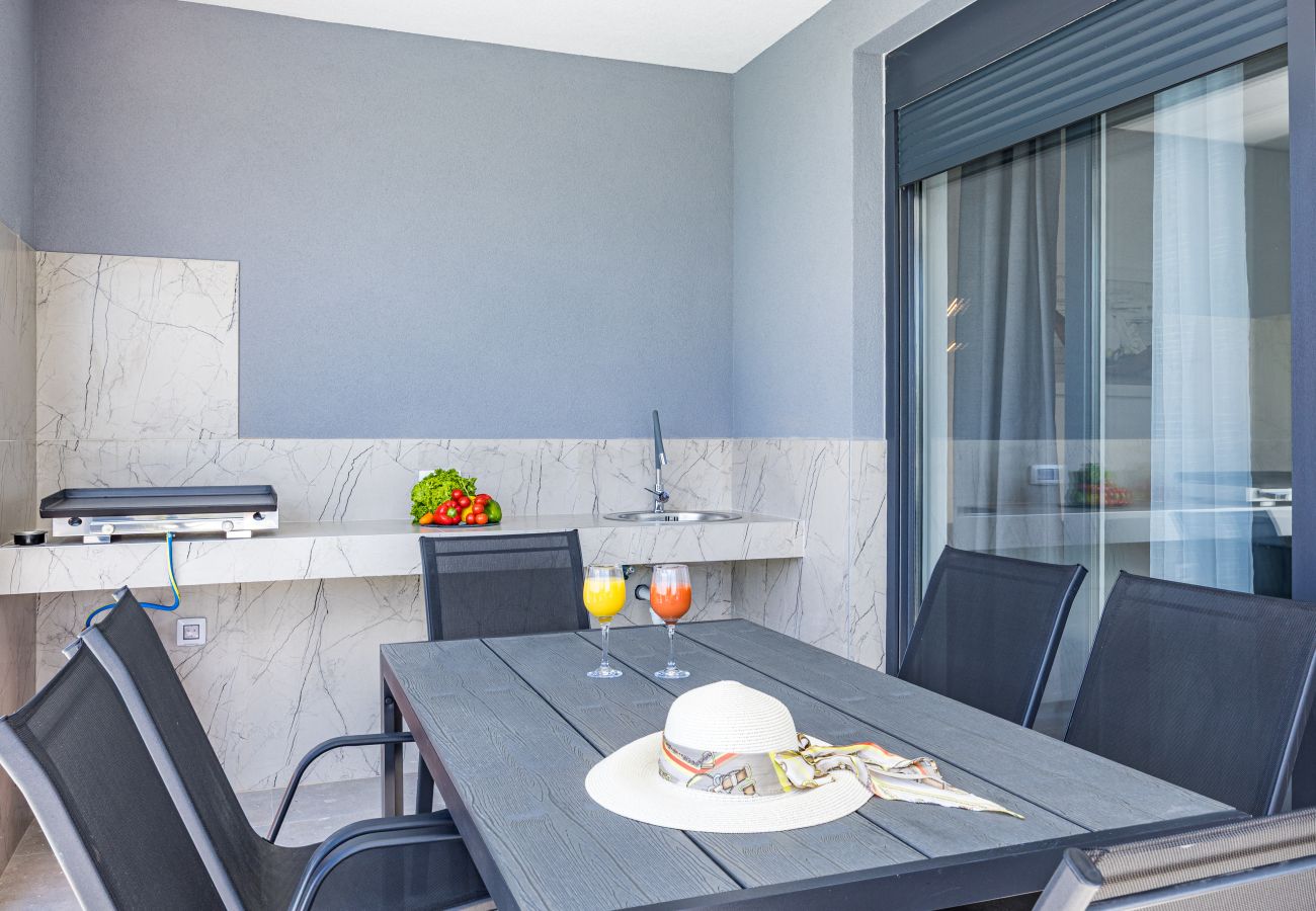 Villa in Radeki Polje - Moderne Familienvilla Mia mit privatem Pool