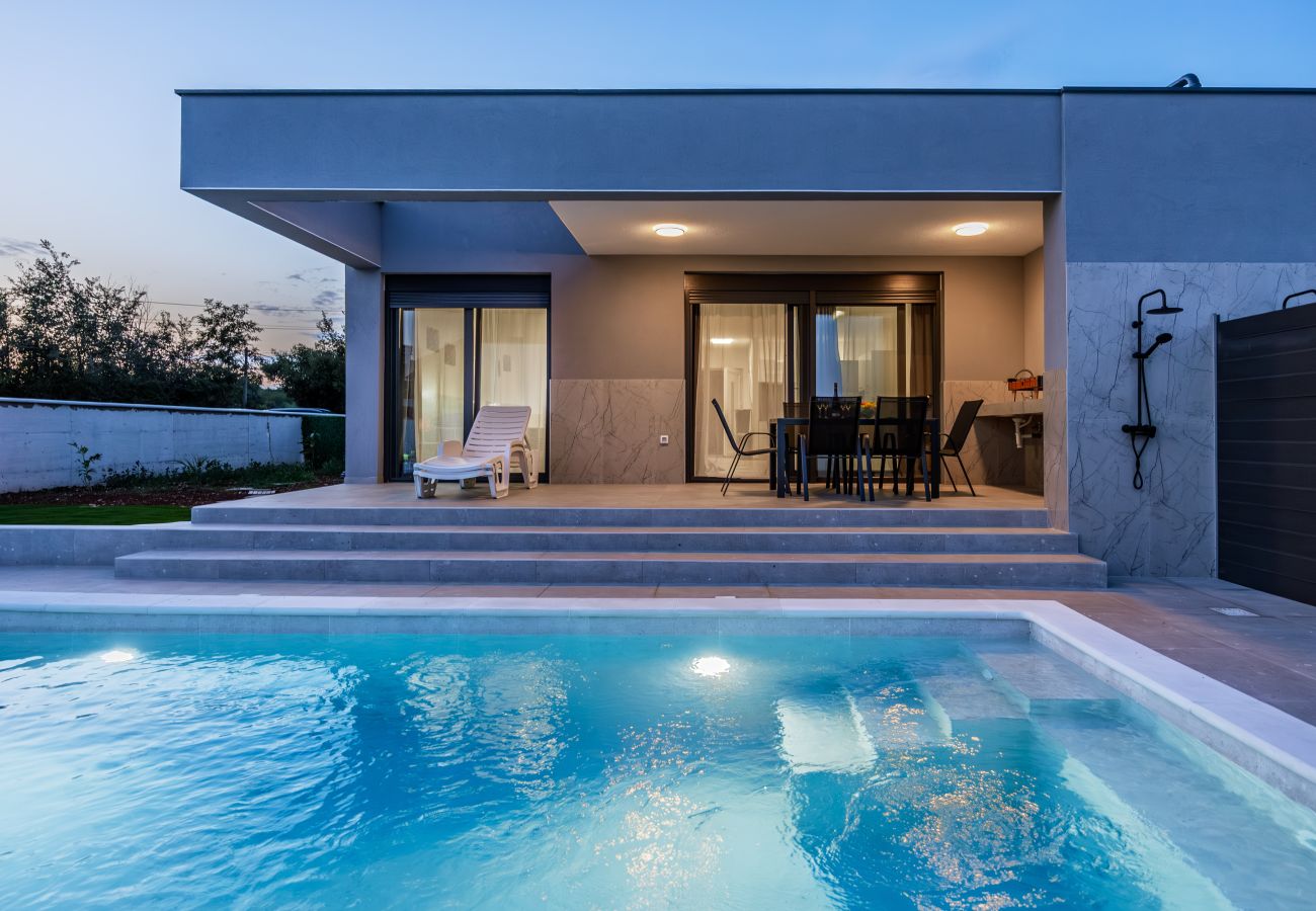 Villa in Radeki Polje - Moderne Familienvilla Teo mit privatem Pool