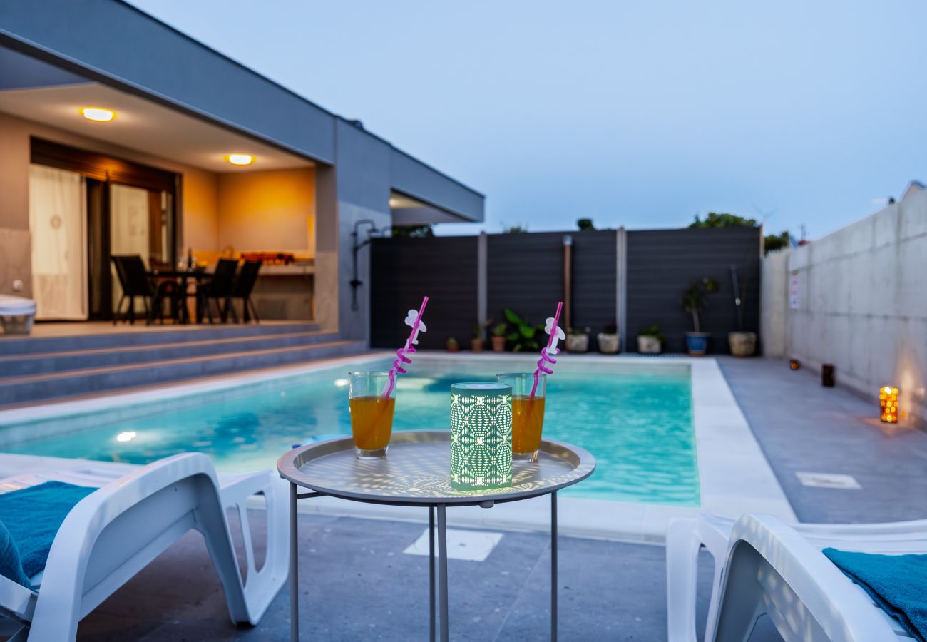 Villa in Radeki Polje - Moderne Familienvilla Teo mit privatem Pool