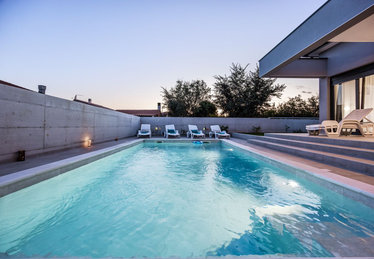 Villa in Radeki Polje - Moderne Familienvilla Teo mit privatem Pool