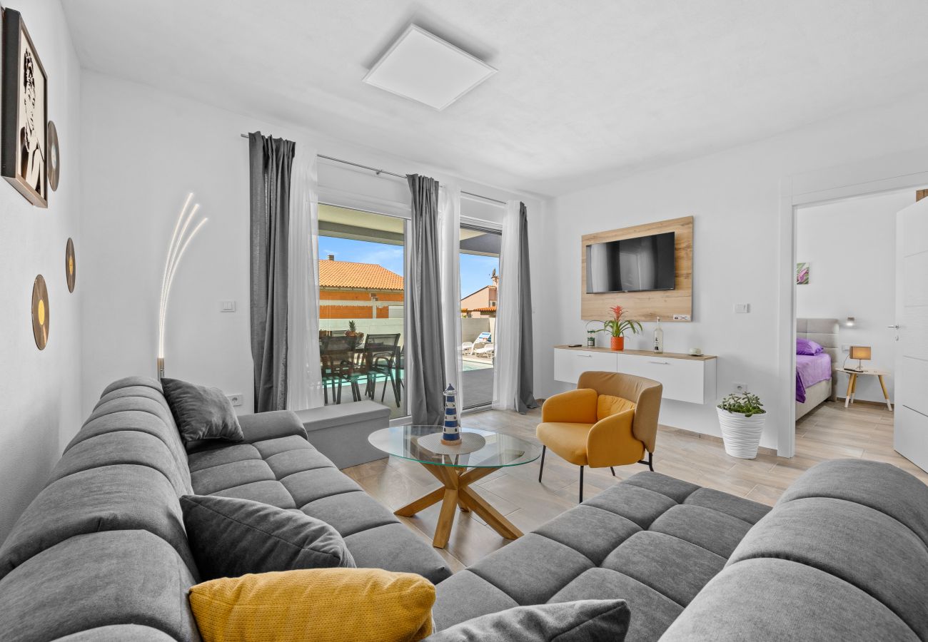 Villa in Radeki Polje - Moderne Familienvilla Teo mit privatem Pool