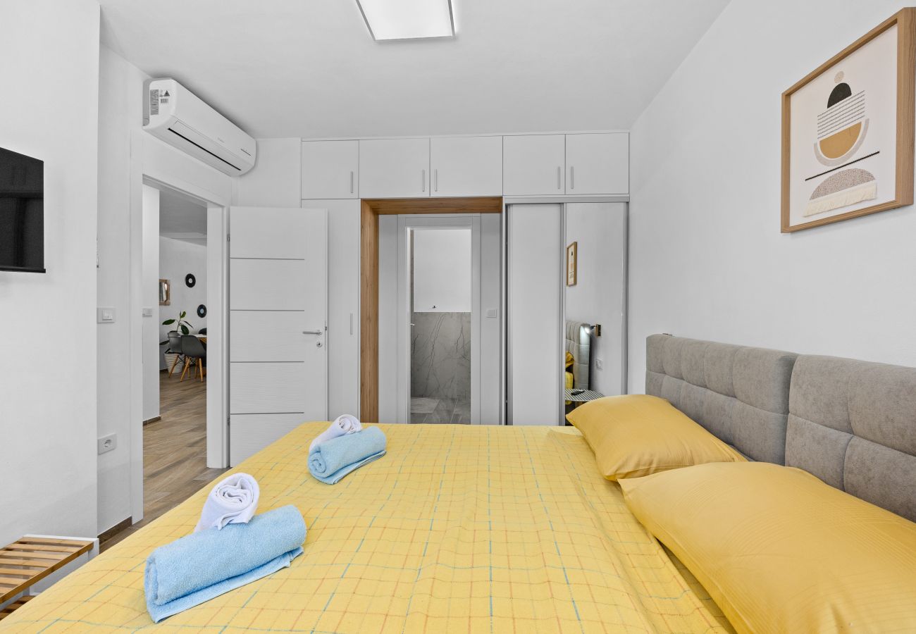 Villa in Radeki Polje - Moderne Familienvilla Teo mit privatem Pool