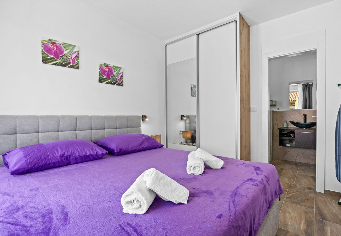 Villa in Radeki Polje - Moderne Familienvilla Teo mit privatem Pool