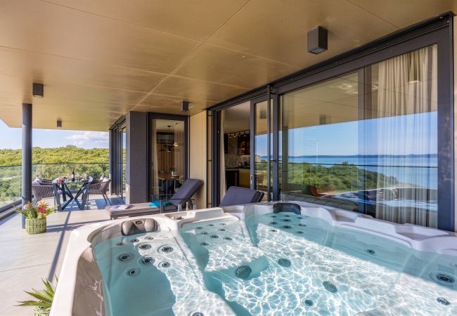Ferienwohnung in Zadar - Amber Penthouse - Whirlpool und Meerblick