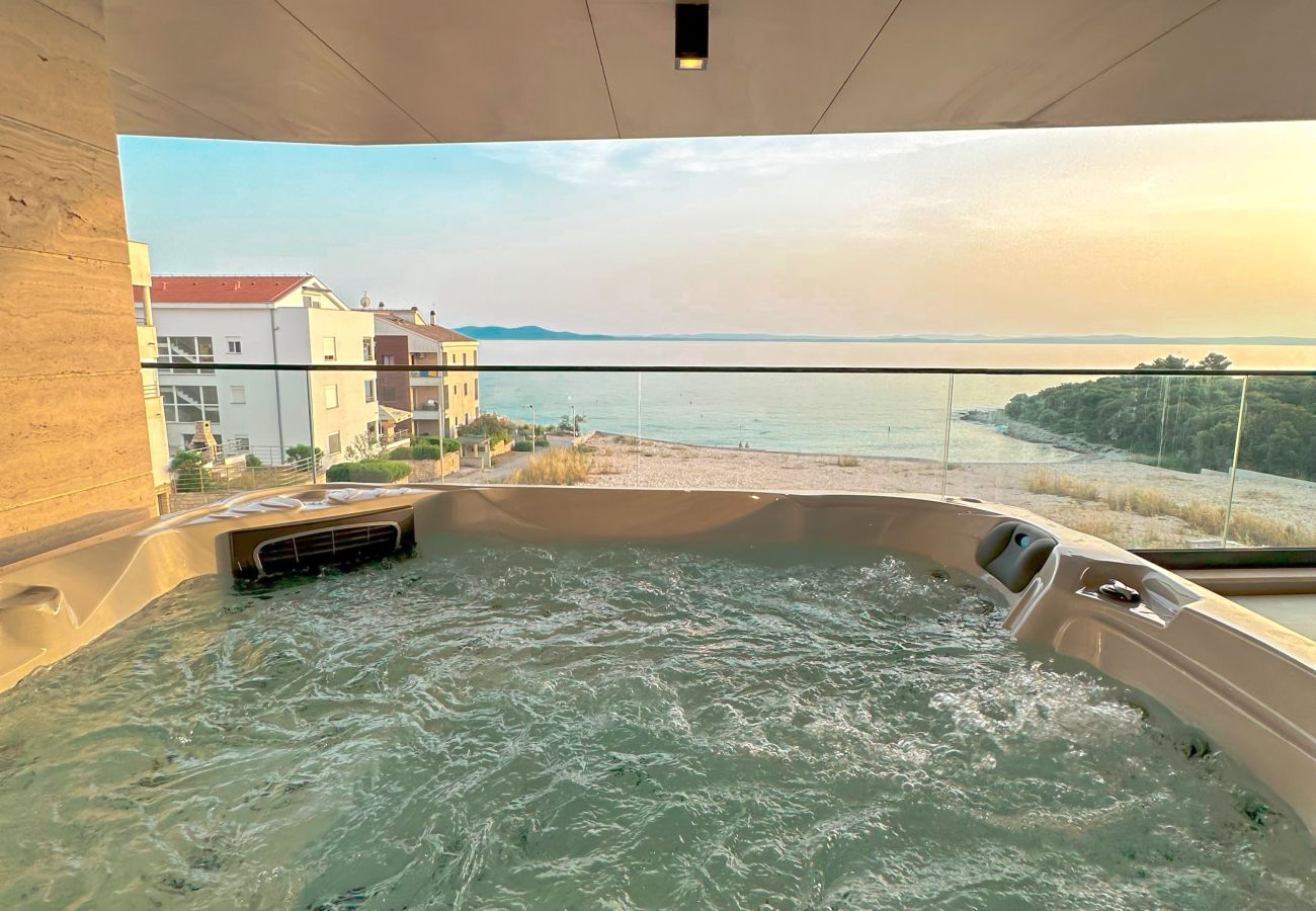 Ferienwohnung in Zadar - Schöne Wohnung direkt am Meer mit Aussicht