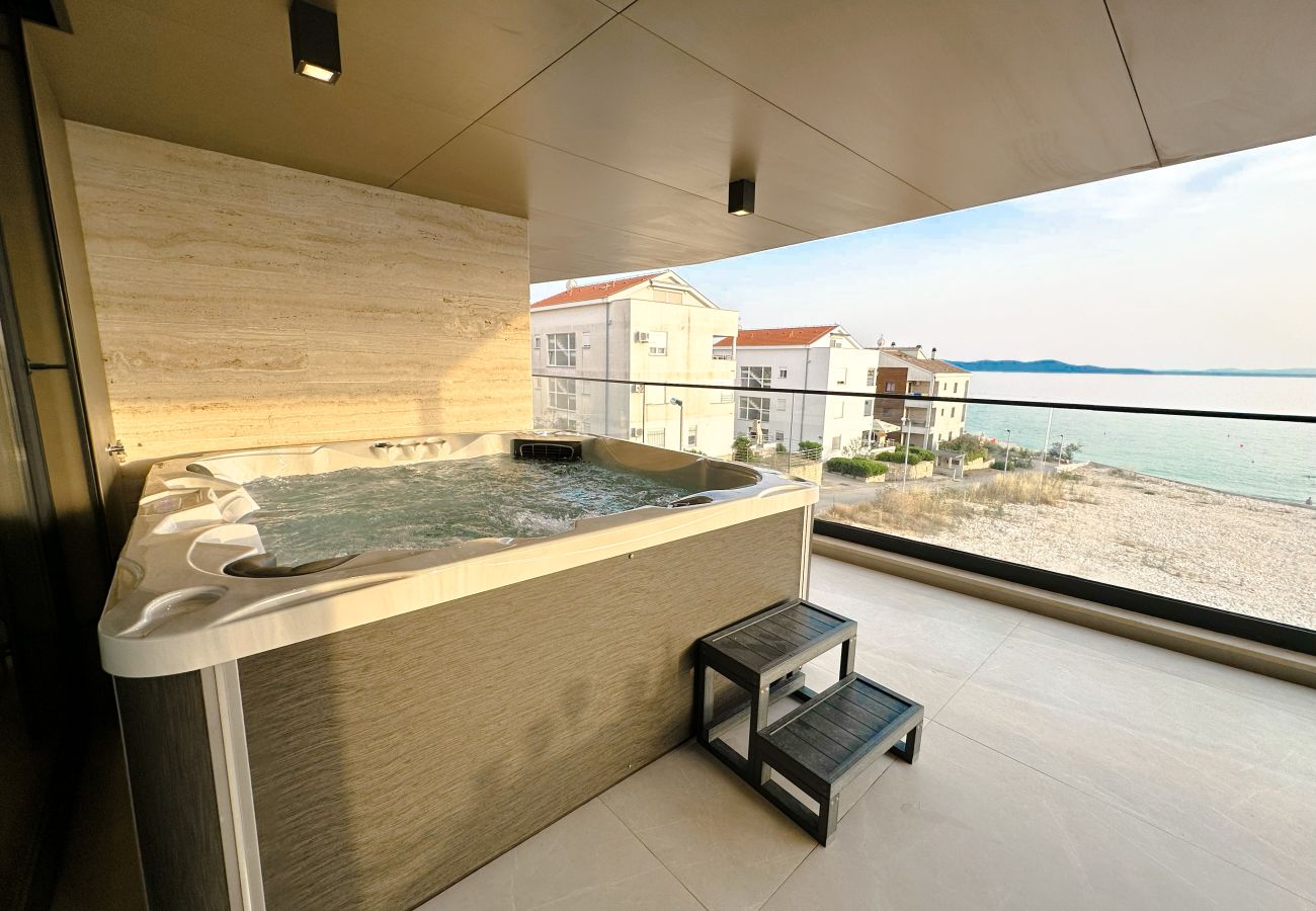 Ferienwohnung in Zadar - Schöne Wohnung direkt am Meer mit Aussicht