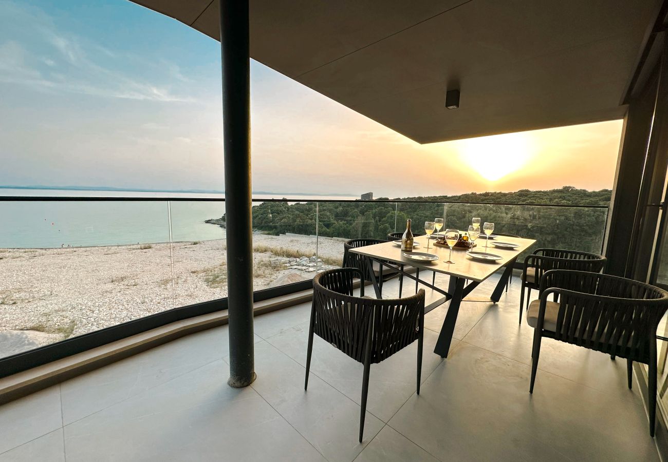 Ferienwohnung in Zadar - Schöne Wohnung direkt am Meer mit Aussicht
