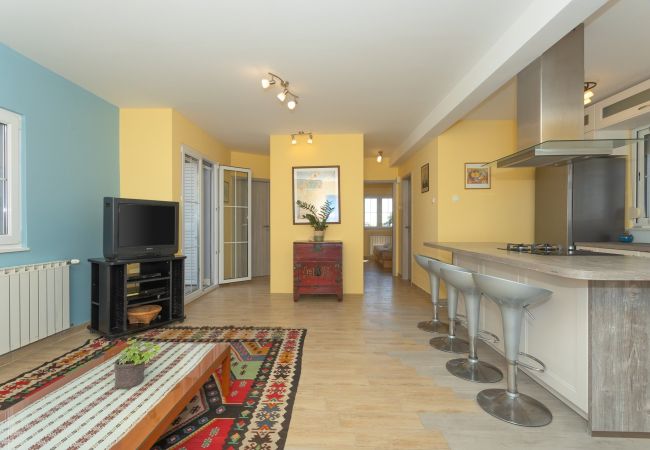 Ferienwohnung in Petrcane - Pansion Pirat - Zwei-Zimmer-Wohnung Ferienwohnung in Petrcane - Pansion Pirat - Zwei-Zimmer-Wohnung