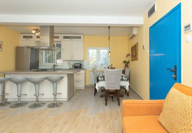 Ferienwohnung in Petrcane - Pansion Pirat - Zwei-Zimmer-Wohnung Ferienwohnung in Petrcane - Pansion Pirat - Zwei-Zimmer-Wohnung