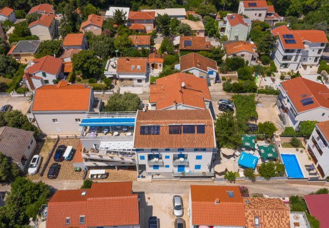 Ferienwohnung in Petrcane - Pansion Pirat - Zwei-Zimmer-Wohnung Ferienwohnung in Petrcane - Pansion Pirat - Zwei-Zimmer-Wohnung