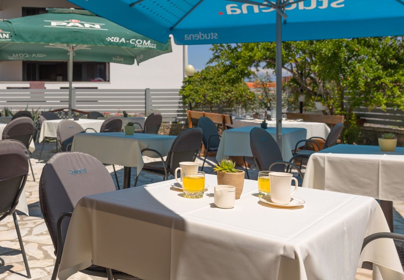 Ferienwohnung in Petrcane - Pansion Pirat - Zwei-Zimmer-Wohnung