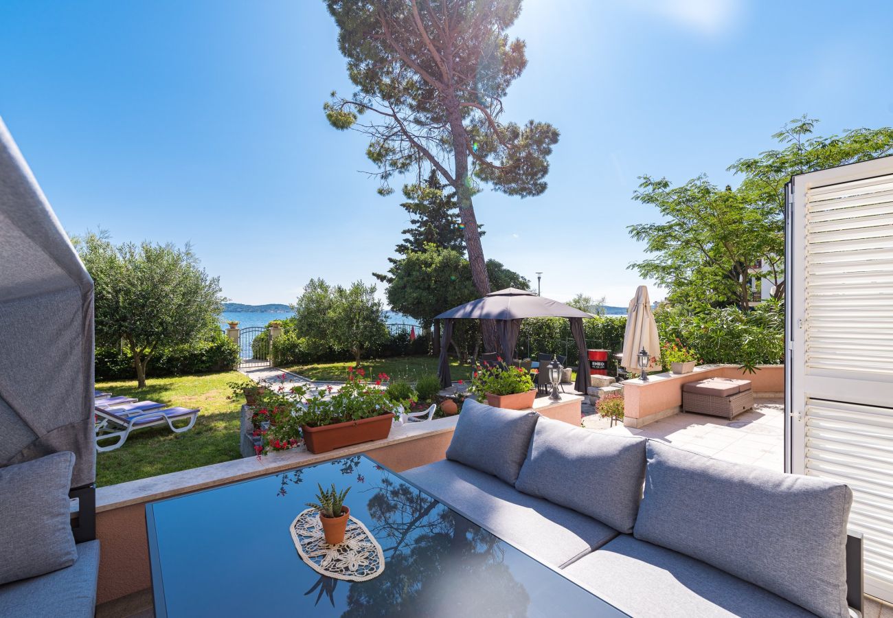 Ferienwohnung in Sukošan - Strandapartment Villa Carmen Ferienwohnung in Sukošan - Strandapartment Villa Carmen