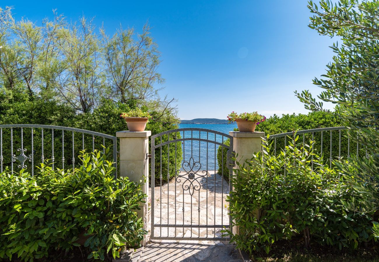 Ferienwohnung in Sukošan - Strandapartment Villa Carmen Ferienwohnung in Sukošan - Strandapartment Villa Carmen