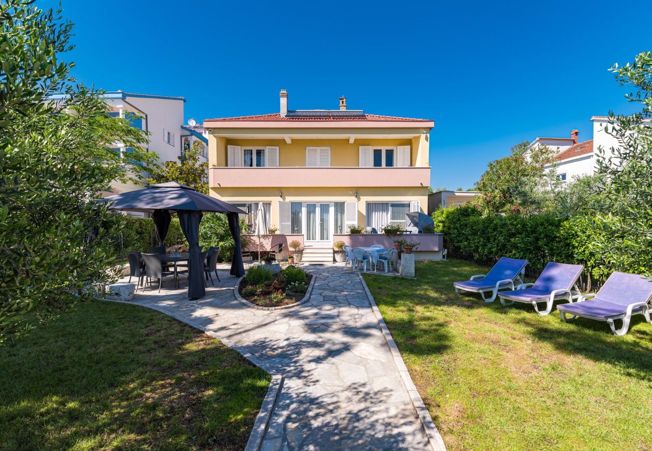 Ferienwohnung in Sukošan - Strandapartment Villa Carmen Ferienwohnung in Sukošan - Strandapartment Villa Carmen