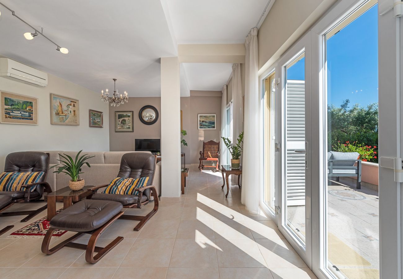 Ferienwohnung in Sukošan - Strandapartment Villa Carmen Ferienwohnung in Sukošan - Strandapartment Villa Carmen