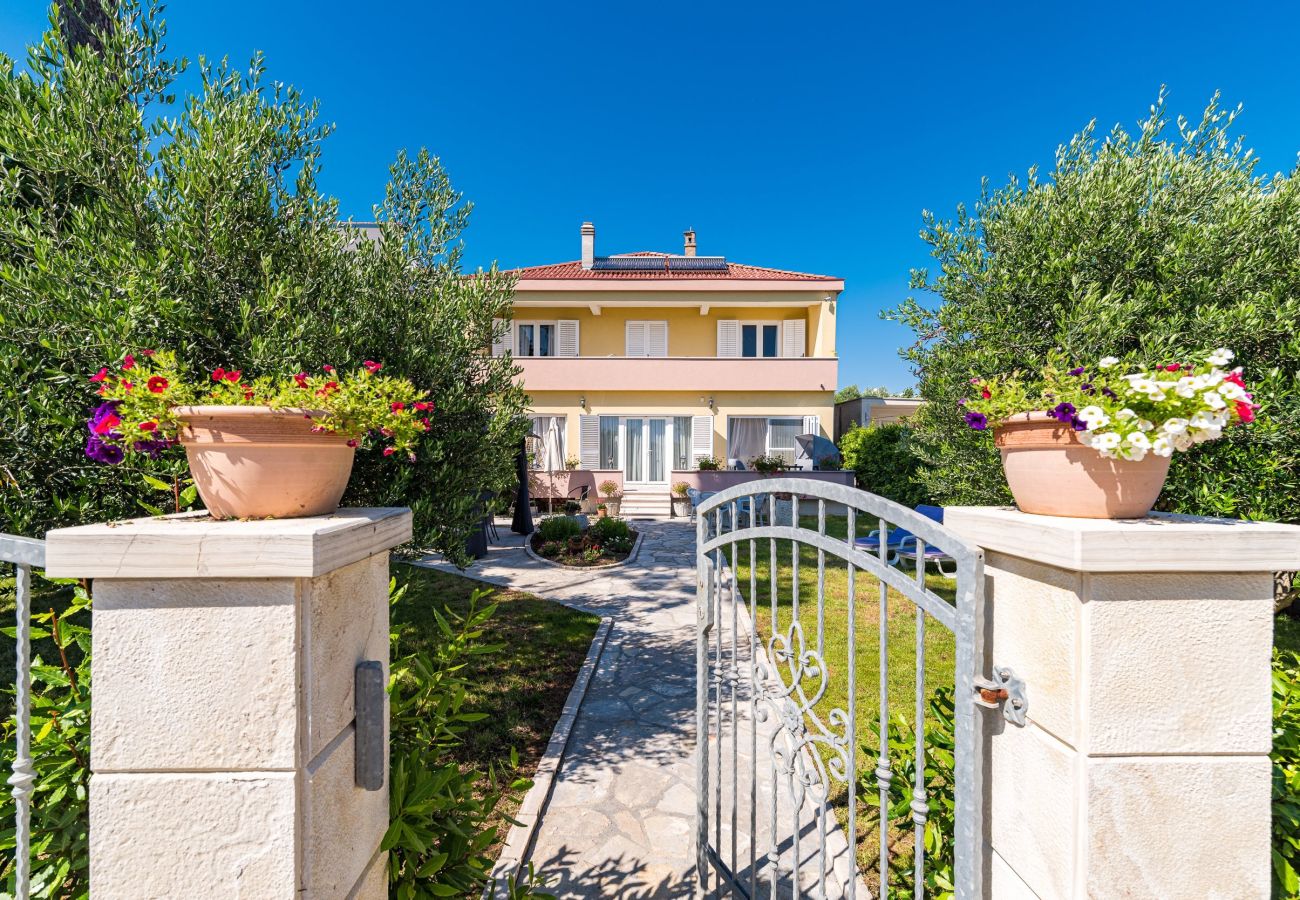 Ferienwohnung in Sukošan - Strandapartment Villa Carmen Ferienwohnung in Sukošan - Strandapartment Villa Carmen