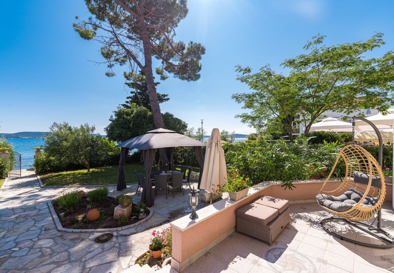 Ferienwohnung in Sukošan - Strandapartment Villa Carmen Ferienwohnung in Sukošan - Strandapartment Villa Carmen