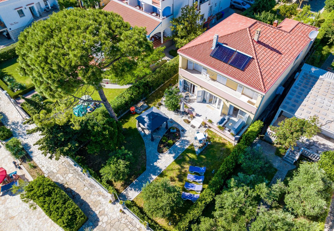 Ferienwohnung in Sukošan - Strandapartment Villa Carmen Ferienwohnung in Sukošan - Strandapartment Villa Carmen