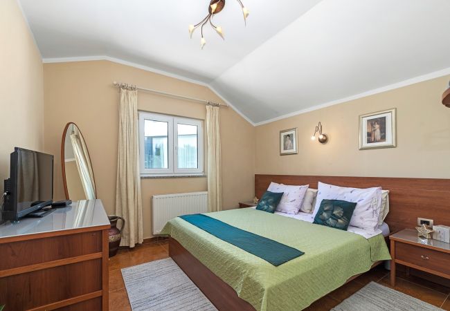 Ferienwohnung in Sukošan - Strandwohnungen Villa Kaya - Wohnung Lavanda Ferienwohnung in Sukošan - Strandwohnungen Villa Kaya - Wohnung Lavanda