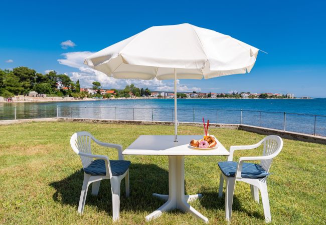 Ferienwohnung in Sukošan - Strandwohnungen Villa Kaya - Wohnung Lavanda Ferienwohnung in Sukošan - Strandwohnungen Villa Kaya - Wohnung Lavanda