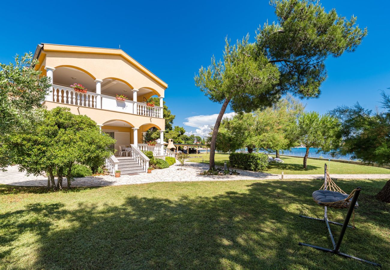 Ferienwohnung in Sukošan - Strandwohnungen Villa Kaya - Wohnung Lavanda