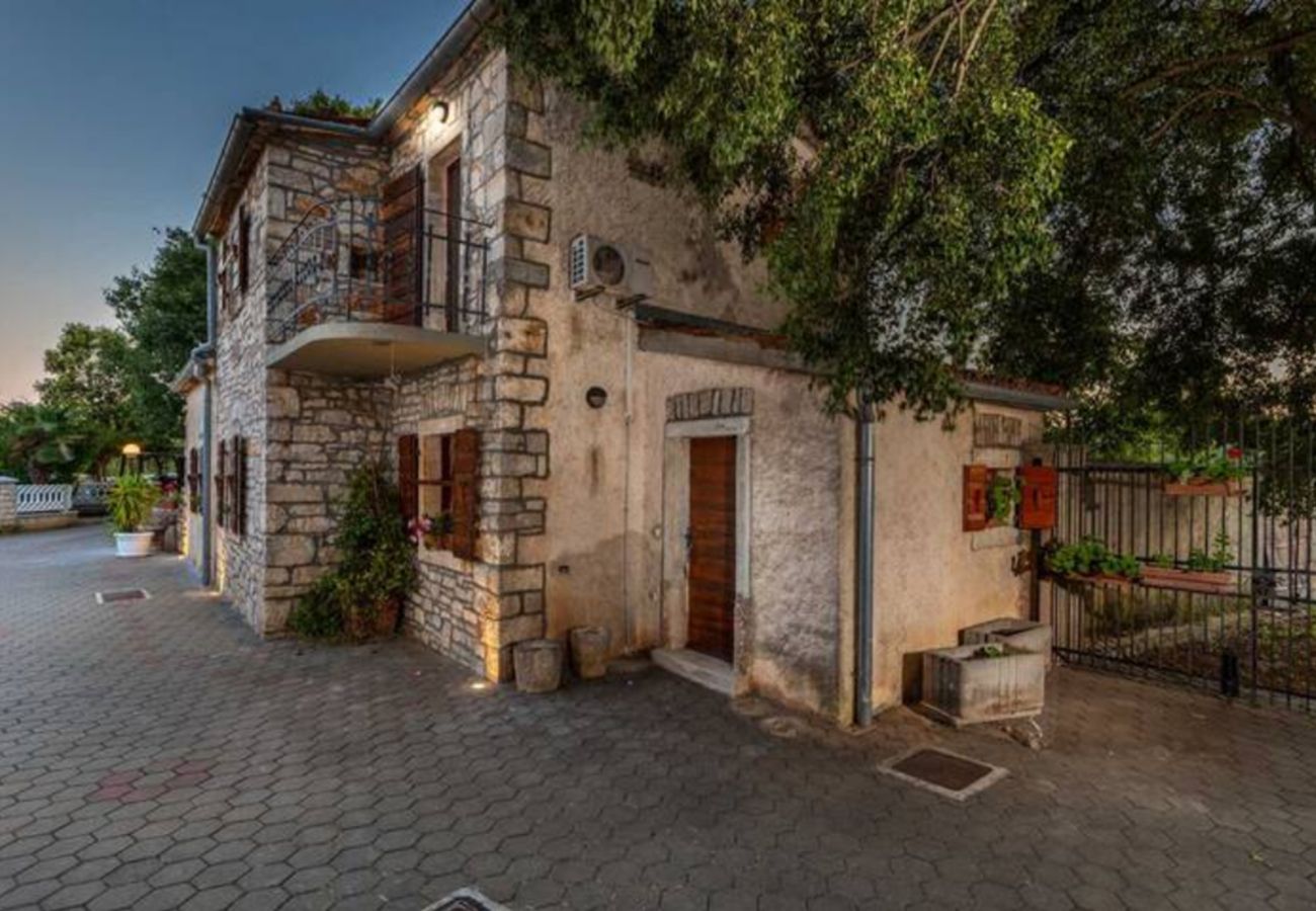 Villa in Fažana - Villa Marceta mit Gemeinschaftspool