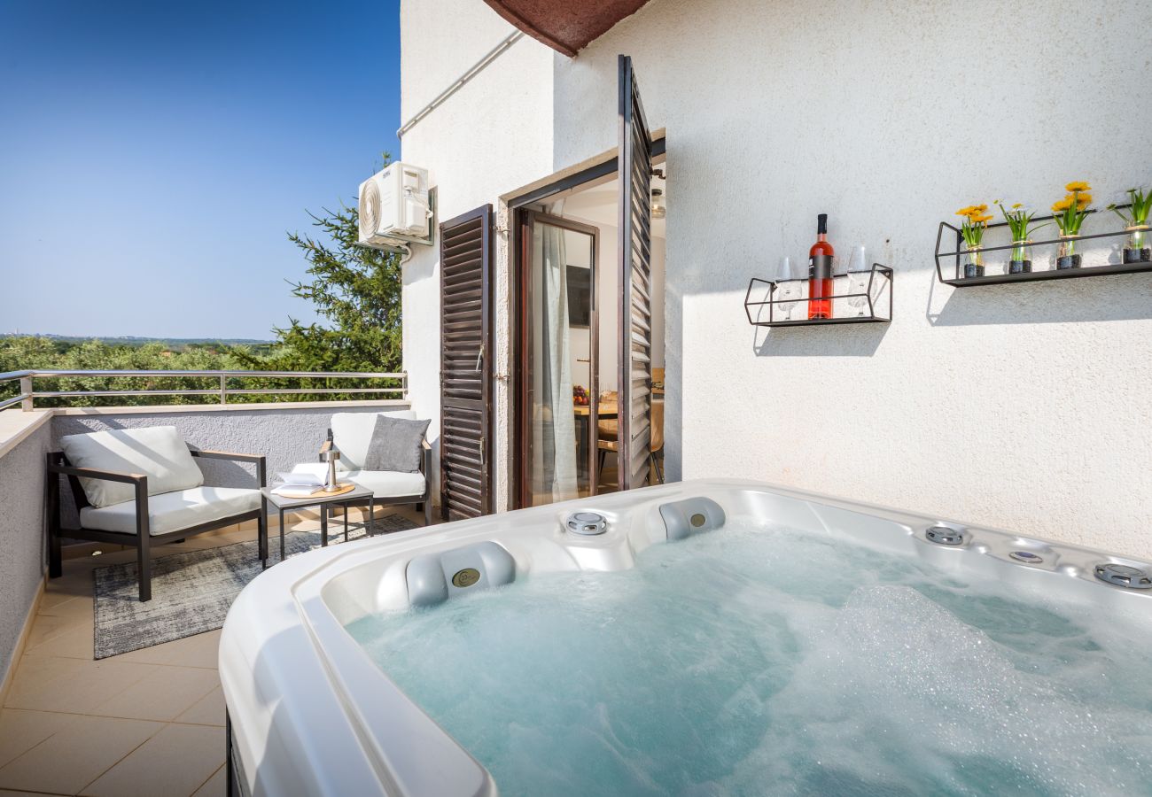 Ferienwohnung in Fažana - Luxe Apt Marceta 8 für Paare - Whirlpool & Pool