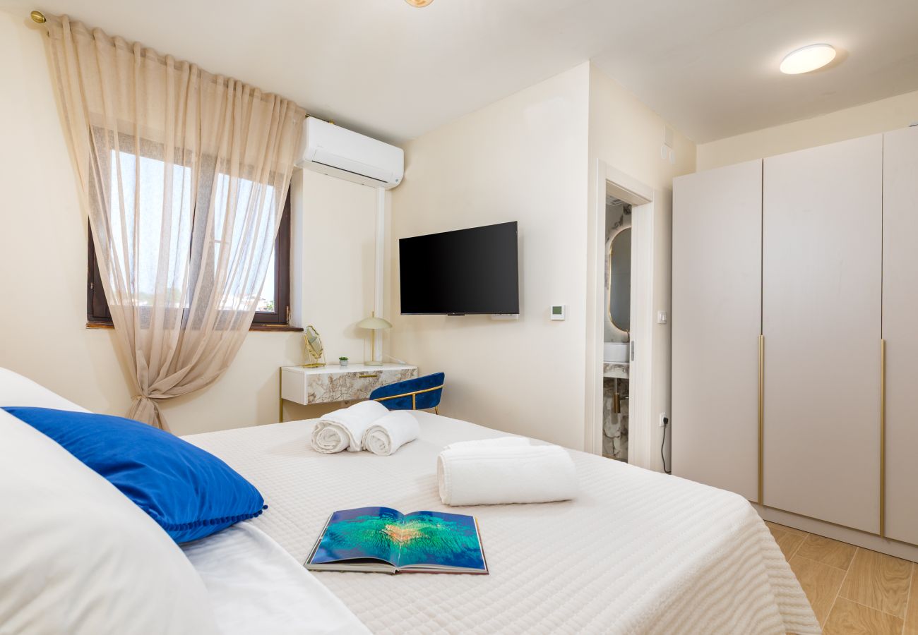 Zimmeranmietung in Fažana - Luxe Zimmer Marceta 7 mit Gemeinschaftspool