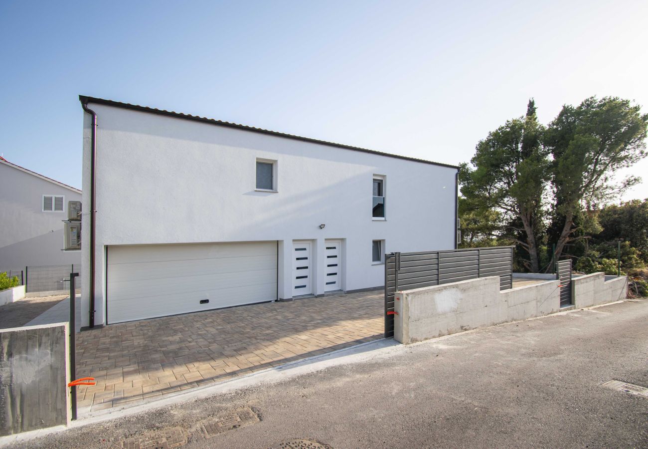 Ferienwohnung in Šibenik-Brodarica - Blue Chill Apartment