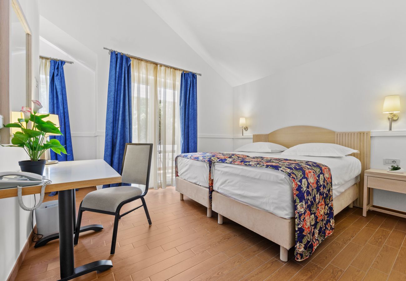 Ferienwohnung in Šibenik - Familien-Ferienapartment A3