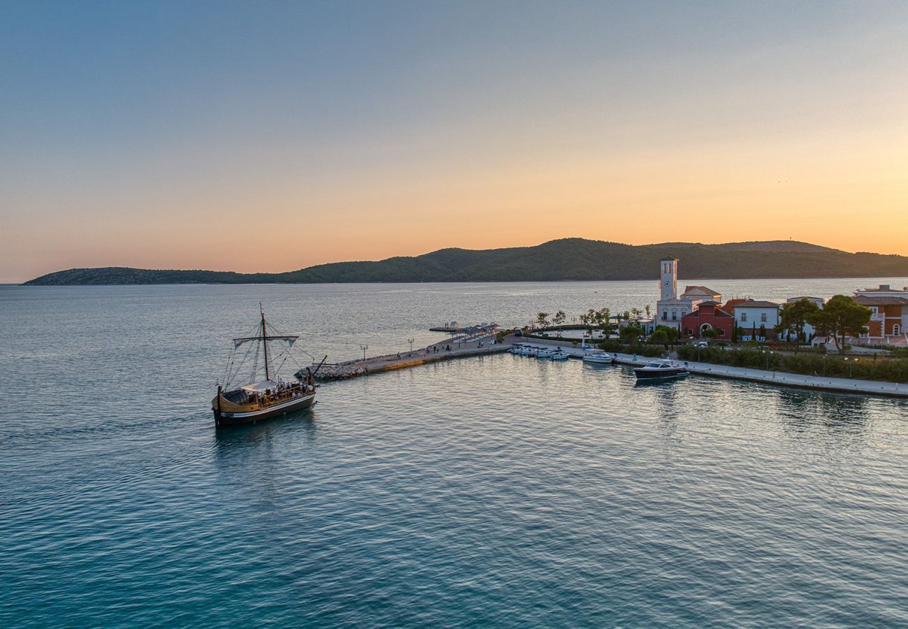 Ferienwohnung in Šibenik - Familien-Ferienapartment A3
