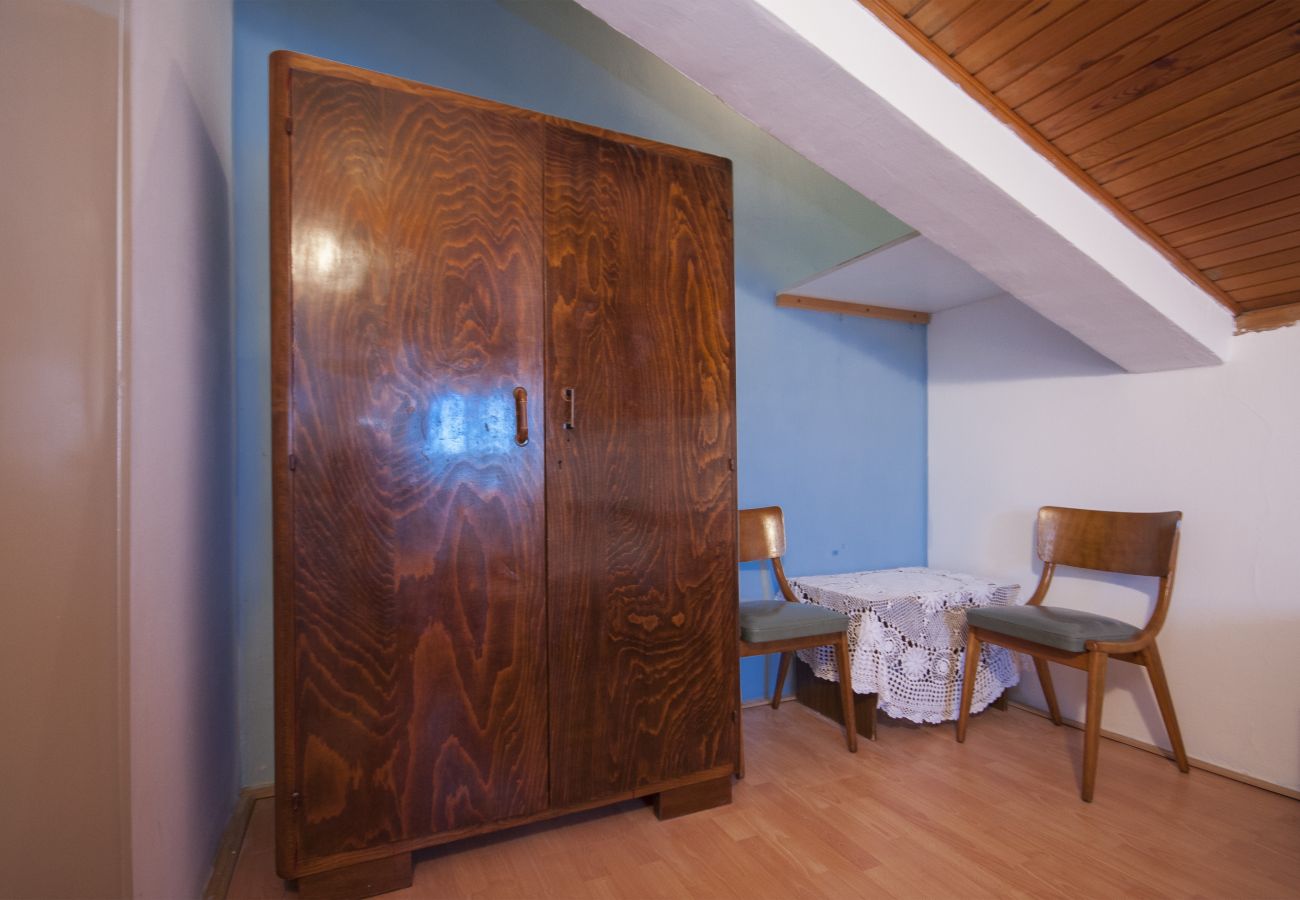 Ferienwohnung in Šibenik-Brodarica - Vier-Zimmer-Wohnung Karla