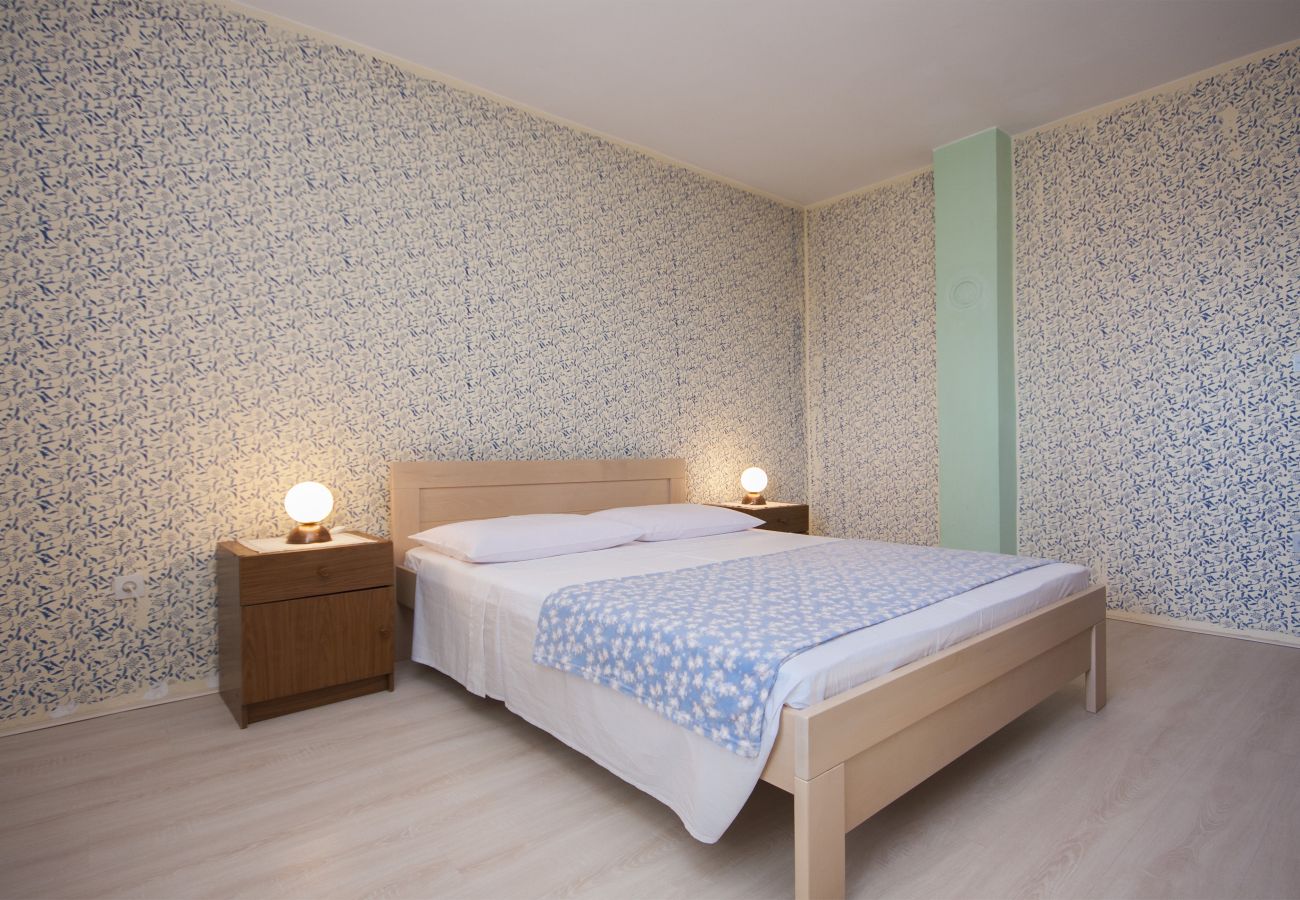 Ferienwohnung in Šibenik-Brodarica - Fünf-Zimmer-Wohnung Daniel