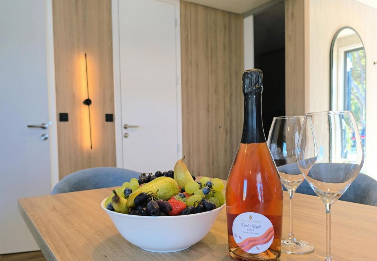 Villa in Šibenik - Mobile Strandvilla mit 3 Schlafzimmern