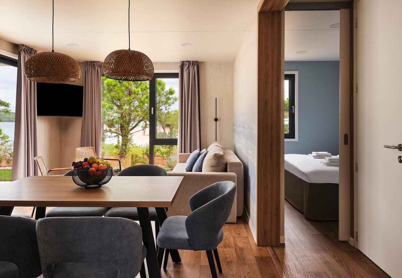 Villa in Šibenik - Mobile Strandvilla mit 3 Schlafzimmern