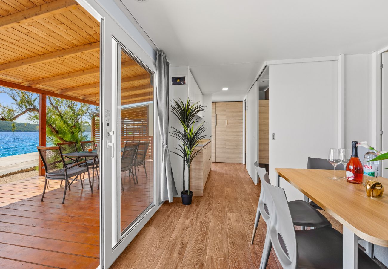 Ferienhaus in Šibenik - Deluxe Mobilheim direkt am Strand