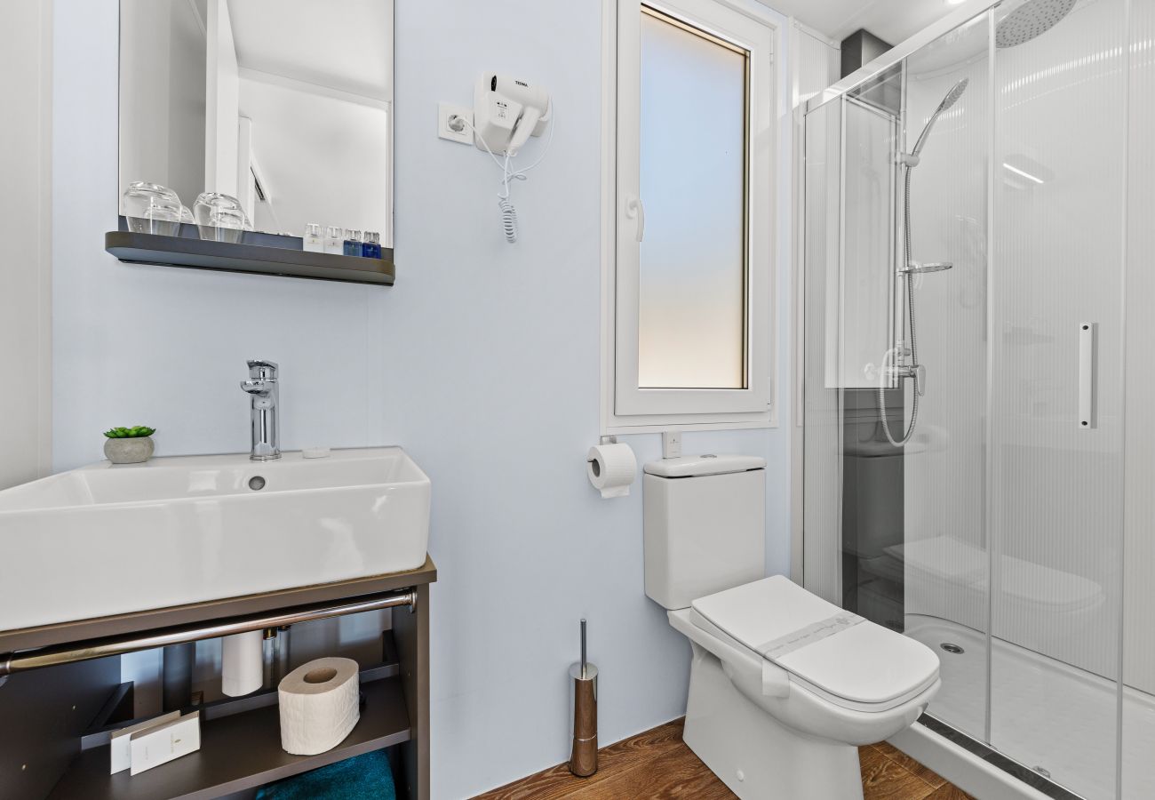 Ferienhaus in Šibenik - Deluxe Mobilheim direkt am Strand