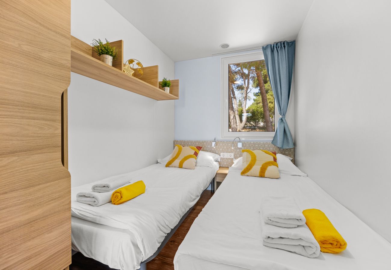 Ferienhaus in Šibenik - Deluxe Mobilheim direkt am Strand