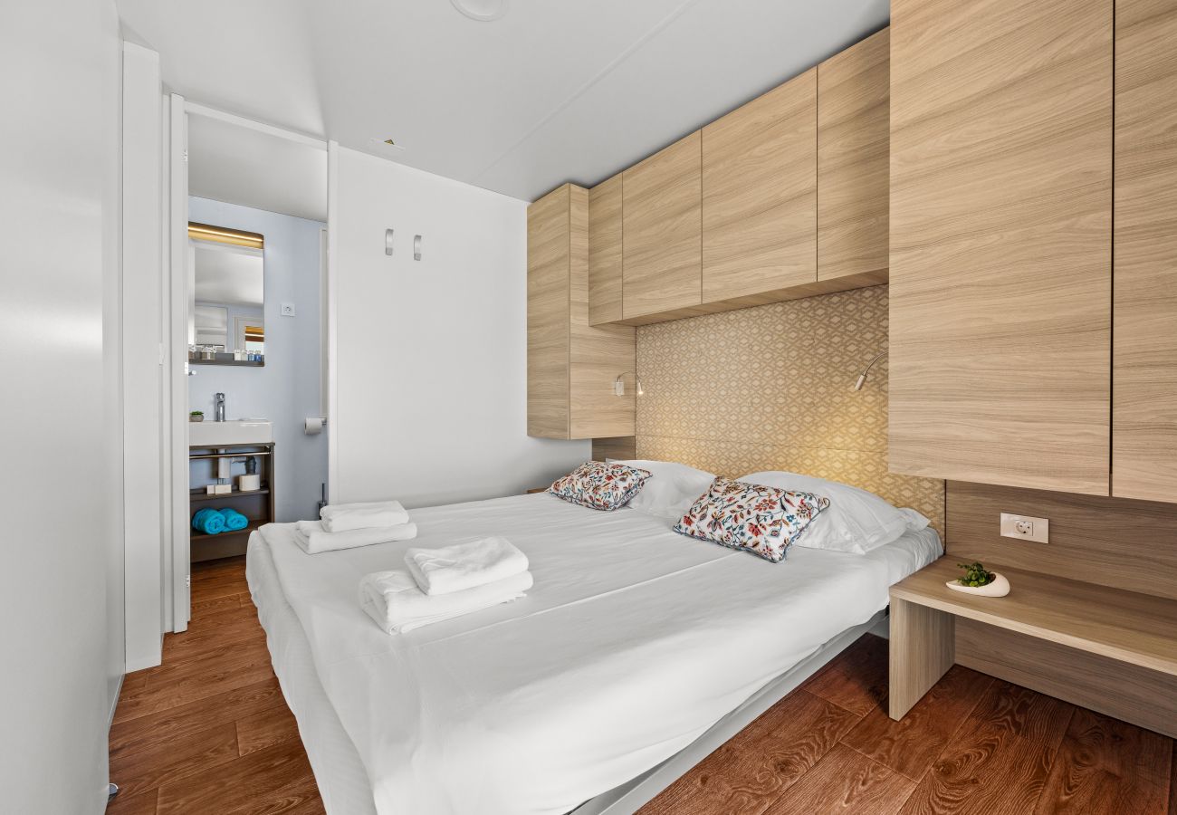 Ferienhaus in Šibenik - Deluxe Mobilheim direkt am Strand