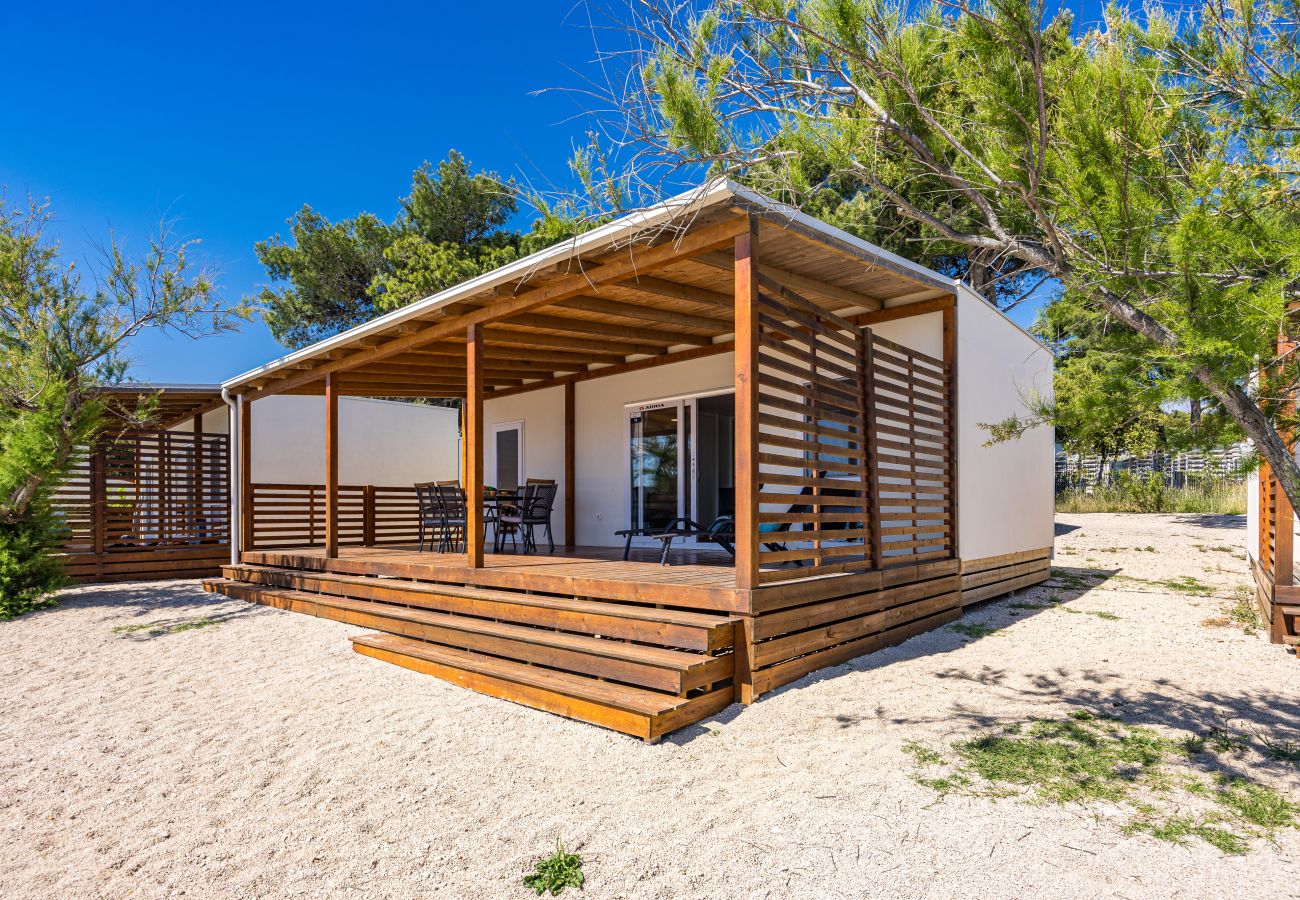 Ferienhaus in Šibenik - Deluxe Mobilheim direkt am Strand