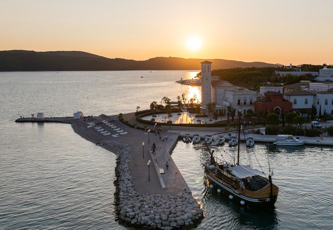 Ferienhaus in Šibenik - Deluxe Mobilheim direkt am Strand